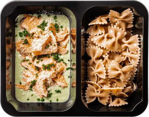 Farfalle s cuketou a lososem v krémové omáčce