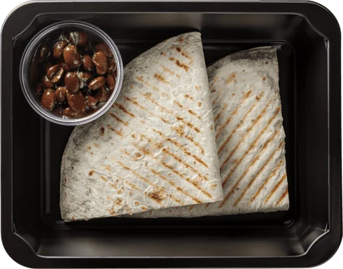 Quesadilla s vejcem, sýrem a mexickými fazolemi