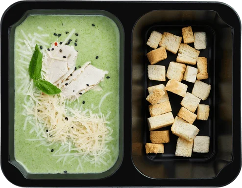 Hráškový krém s kuřecím masem a parmazánem